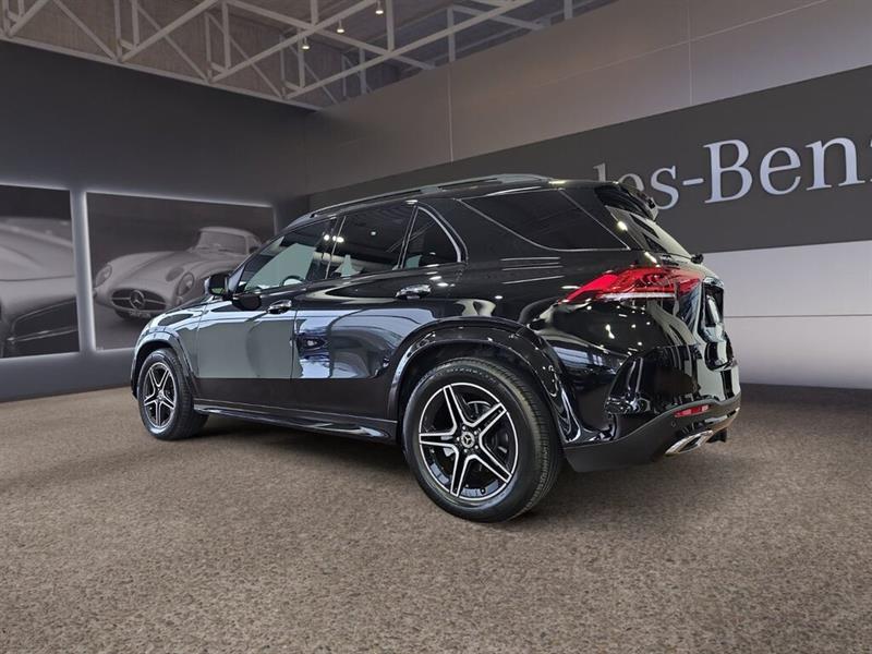 2022
Mercedes-Benz
***other***
